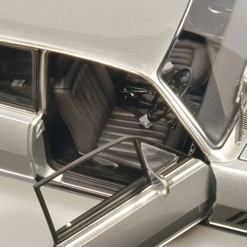 Classic Carlectables 18866 Holden LJ Torana XU-1 -  Baroda Silver - Scale 1:18 