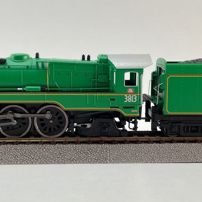Australian Railway Models 87006 C38 Class 4-6-2 Pacific Express Passenger Steam Locomotive 3813 Western Endeavour - 1:87