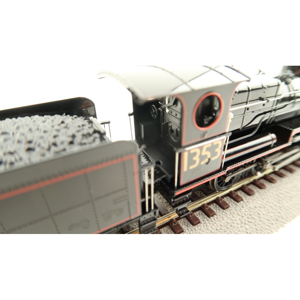 Australian Railway Models 87050 NSWGR D55 K Class 2-8-0 Consolidation Steam Locomotive - 1:87
