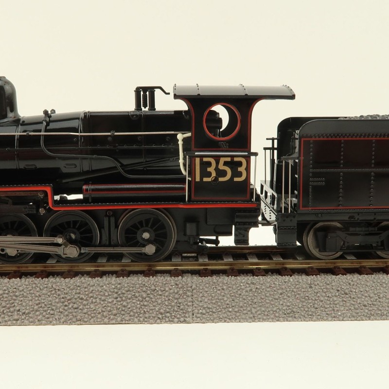 Australian Railway Models 87050 NSWGR D55 K Class 2-8-0 Consolidation Steam Locomotive - 1:87