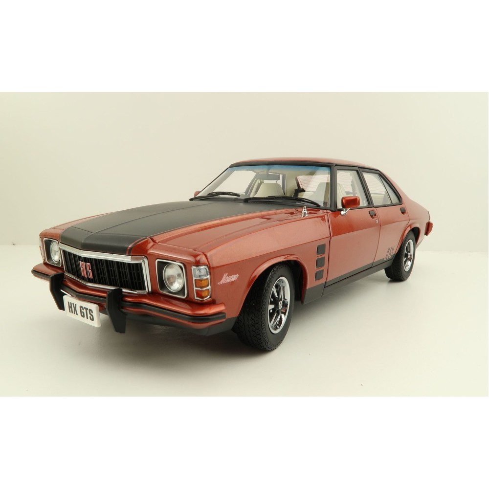 Classic Carlectables 18759 Holden HX Monaro Persian Sand Metallic - Scale 1:18
