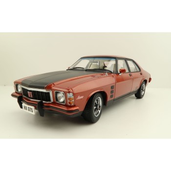 Classic Carlectables 18759 Holden HX Monaro Persian Sand Metallic - Scale 1:18