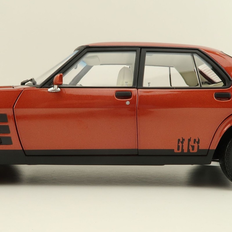 Classic Carlectables 18759 Holden HX Monaro Persian Sand Metallic - Scale 1:18