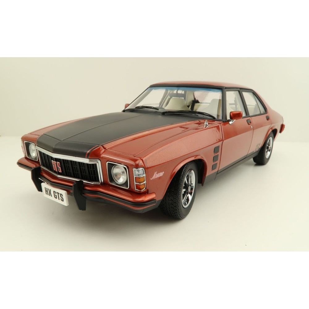 Classic Carlectables 18759 Holden HX Monaro Persian Sand Metallic - Scale 1:18