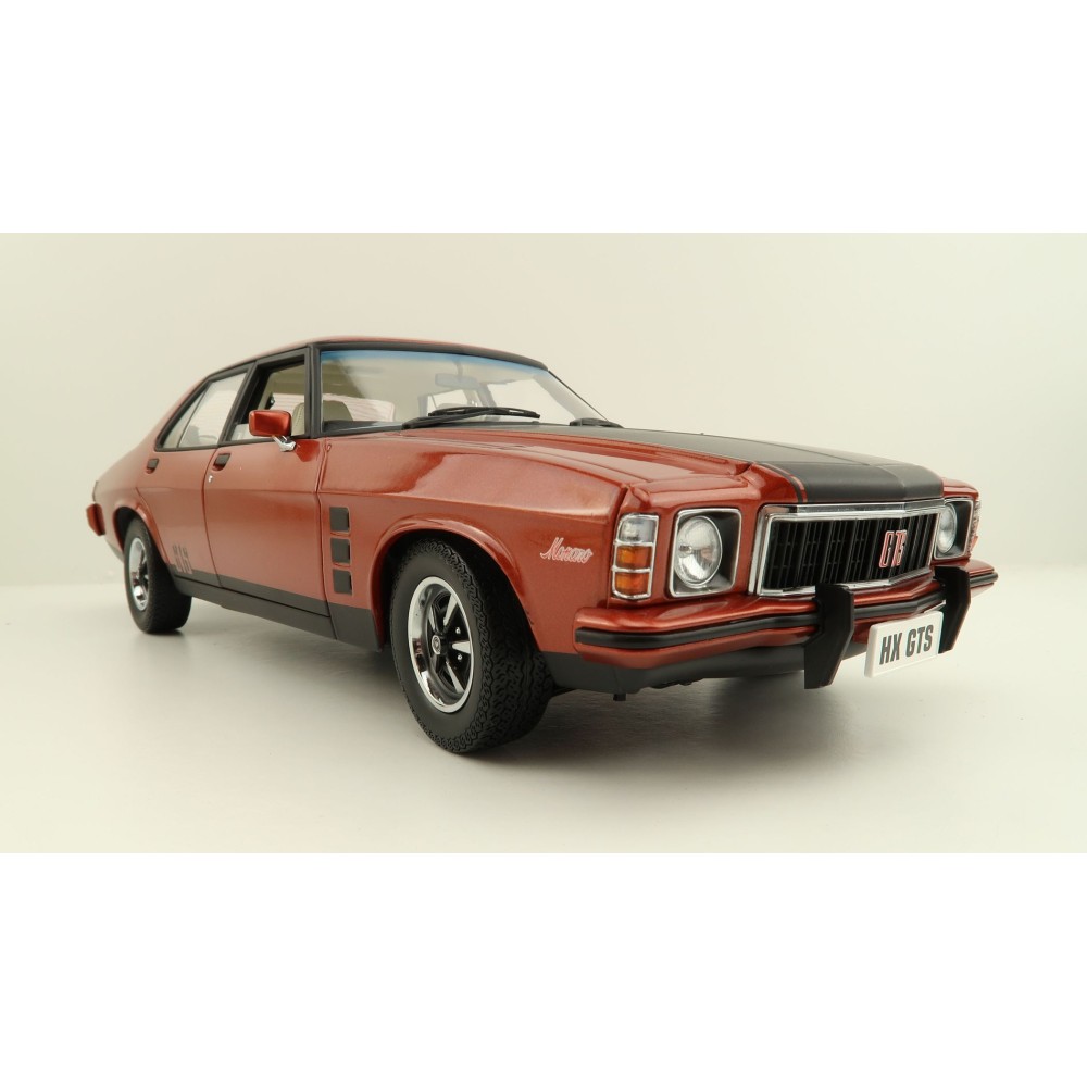 Classic Carlectables 18759 Holden HX Monaro Persian Sand Metallic - Scale 1:18