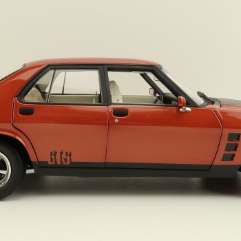 Classic Carlectables 18759 Holden HX Monaro Persian Sand Metallic - Scale 1:18