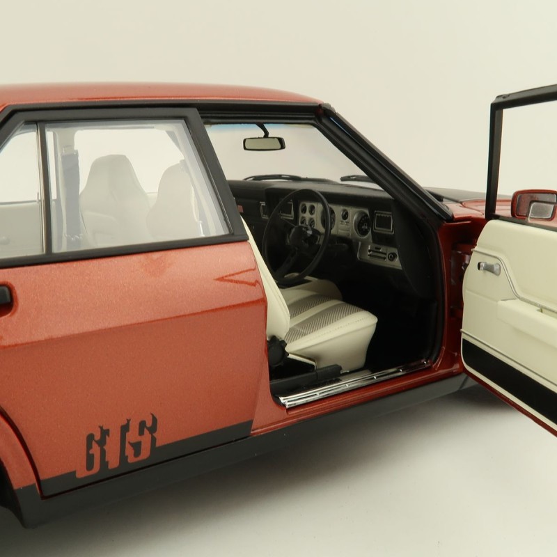 Classic Carlectables 18759 Holden HX Monaro Persian Sand Metallic - Scale 1:18