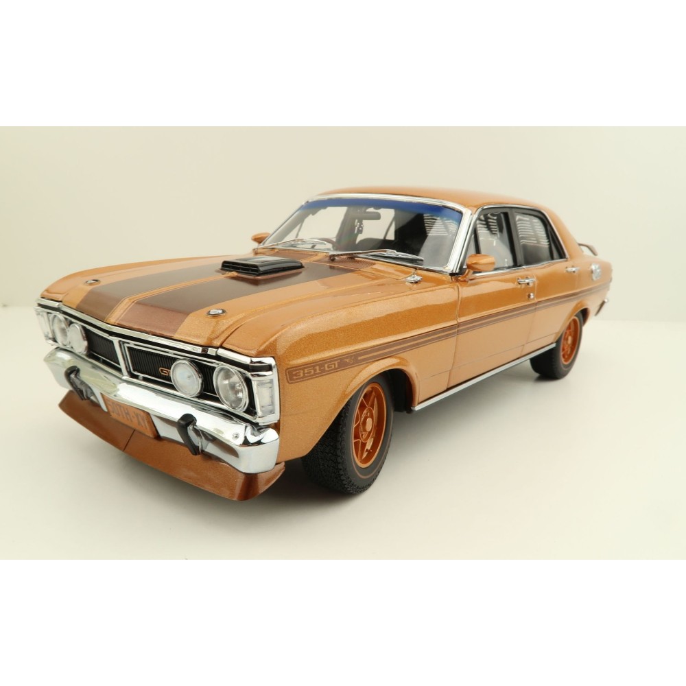 Classic Carlectables 18762 FORD XY FALCON GT-HO PHASE III 50TH ANNIVERSARY GOLD - Scale 1:18