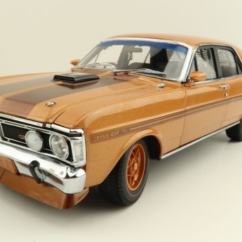 Classic Carlectables 18762 FORD XY FALCON GT-HO PHASE III 50TH ANNIVERSARY GOLD - Scale 1:18