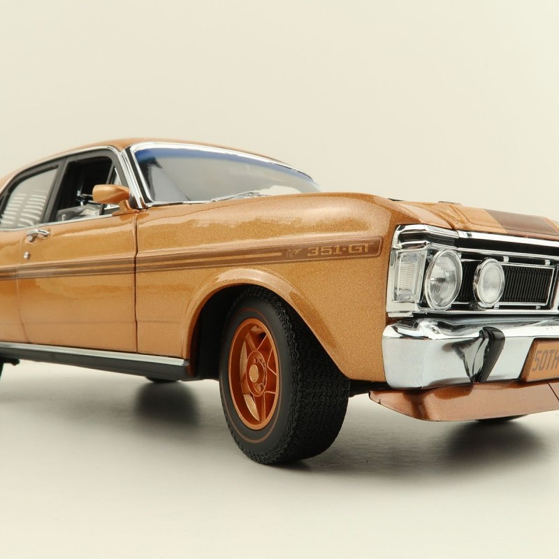 Classic Carlectables 18762 FORD XY FALCON GT-HO PHASE III 50TH ANNIVERSARY GOLD - Scale 1:18