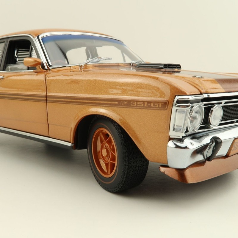 Classic Carlectables 18762 FORD XY FALCON GT-HO PHASE III 50TH ANNIVERSARY GOLD - Scale 1:18