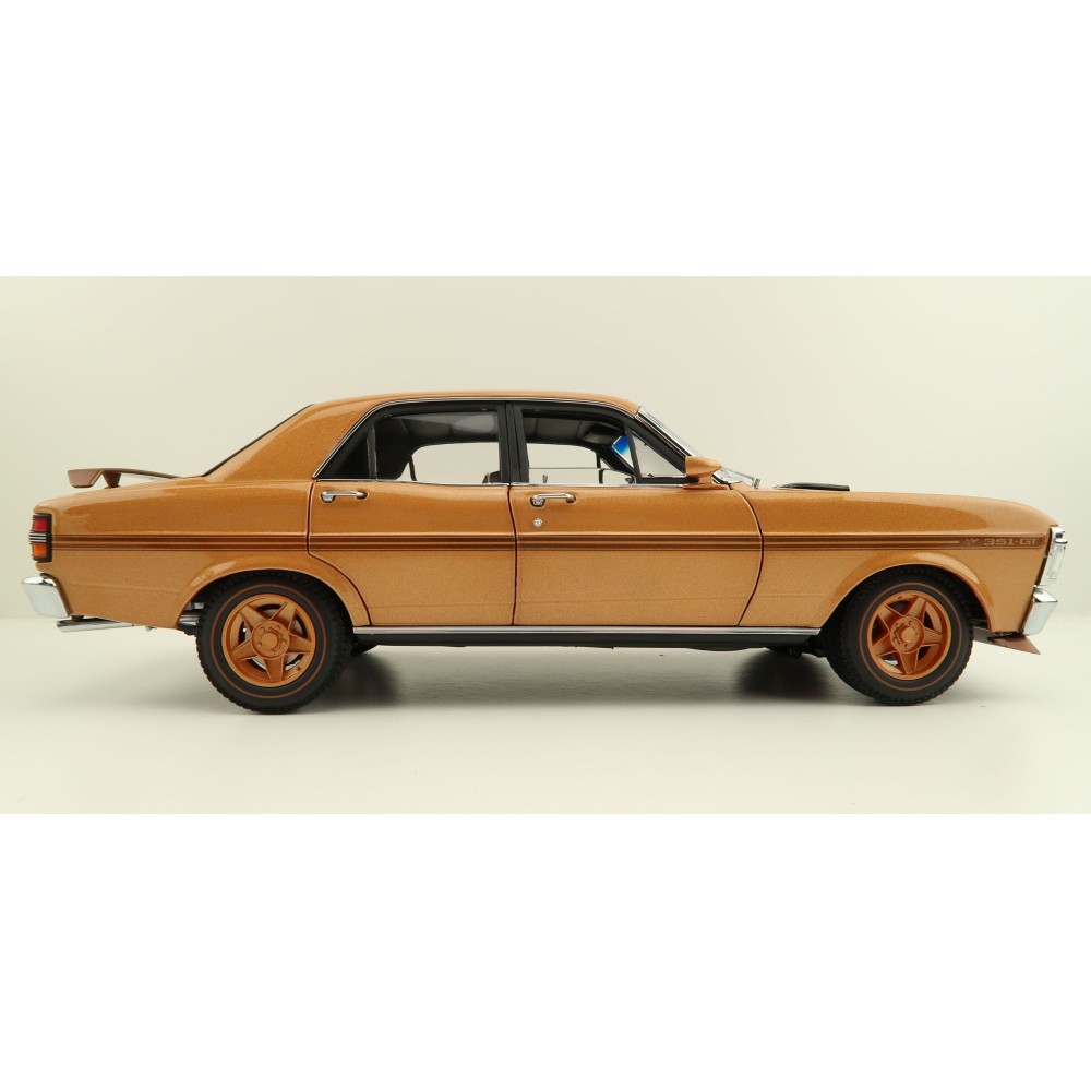 Classic Carlectables 18762 FORD XY FALCON GT-HO PHASE III 50TH ANNIVERSARY GOLD - Scale 1:18