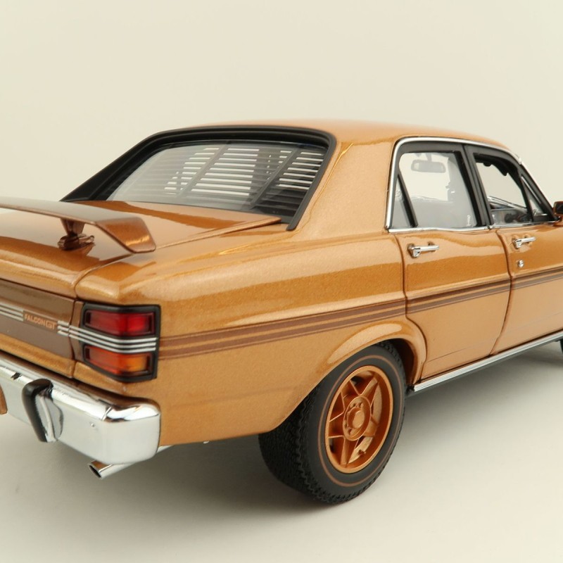Classic Carlectables 18762 FORD XY FALCON GT-HO PHASE III 50TH ANNIVERSARY GOLD - Scale 1:18