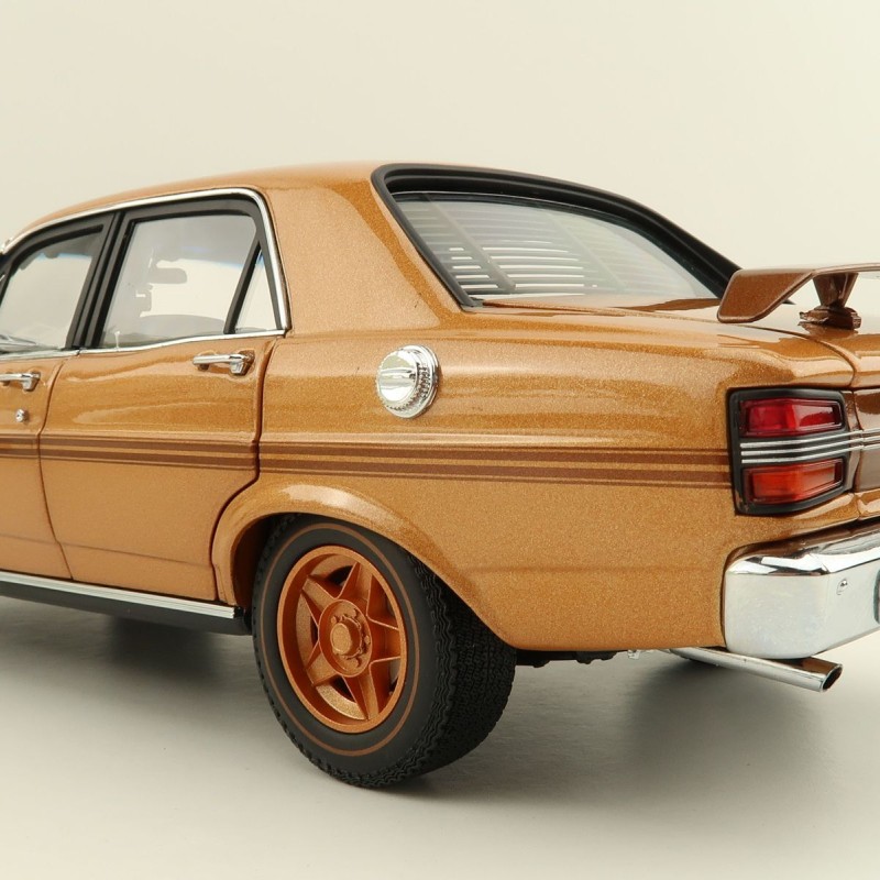 Classic Carlectables 18762 FORD XY FALCON GT-HO PHASE III 50TH ANNIVERSARY GOLD - Scale 1:18