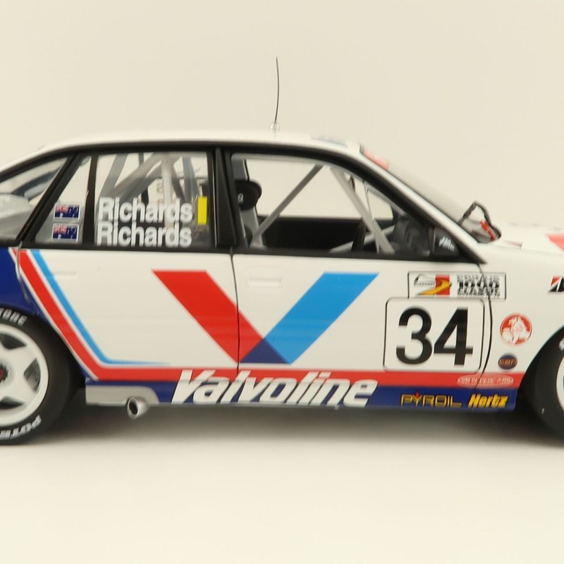 Classic Carlectables 18768 Holden VS Commodore 1997 Bathurst 2nd Place - Richards / Richards - Scale 1:18
