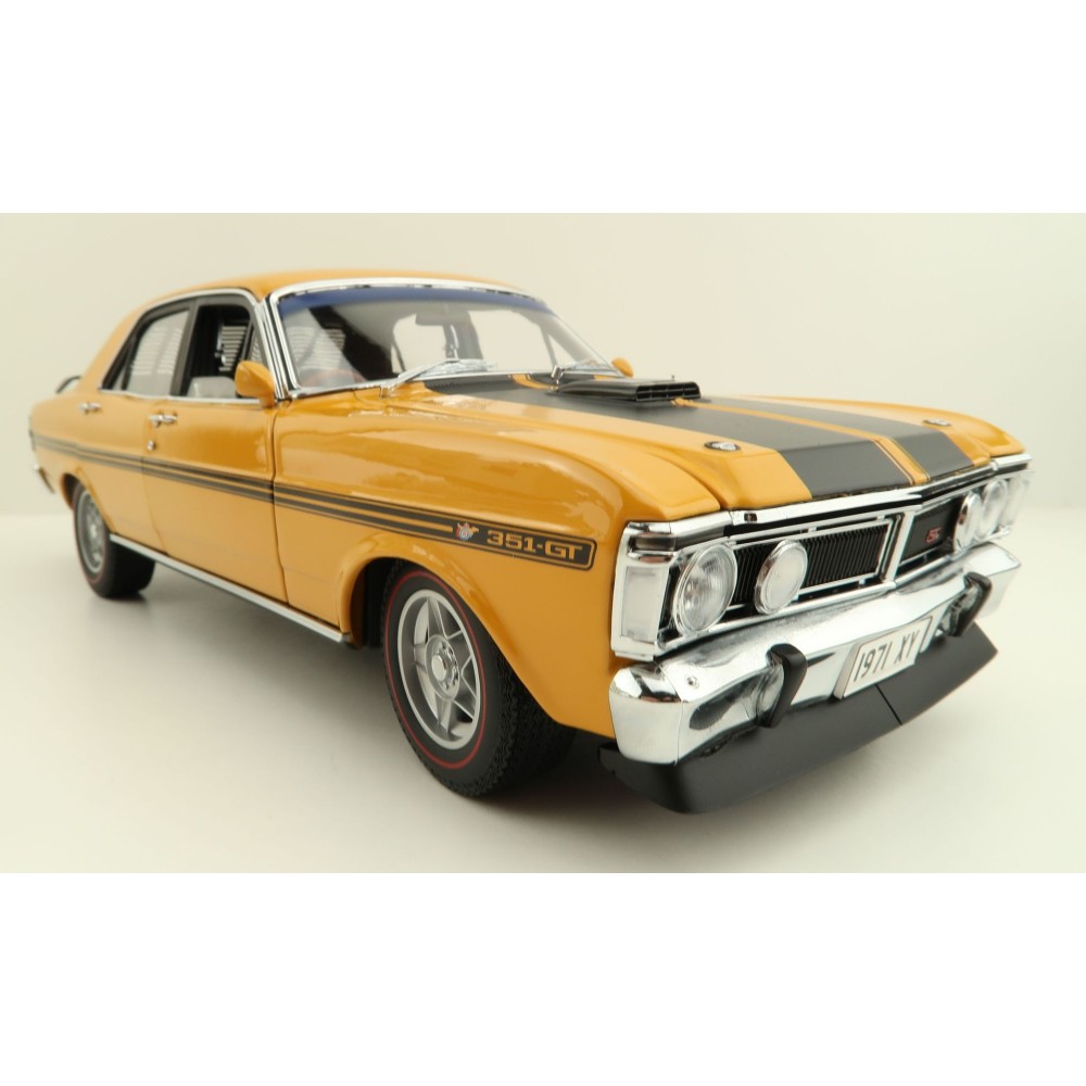 Classic Carlectables 18769 Ford XY Falcon Phase III GTHO Yellow Ochre - Scale 1:18