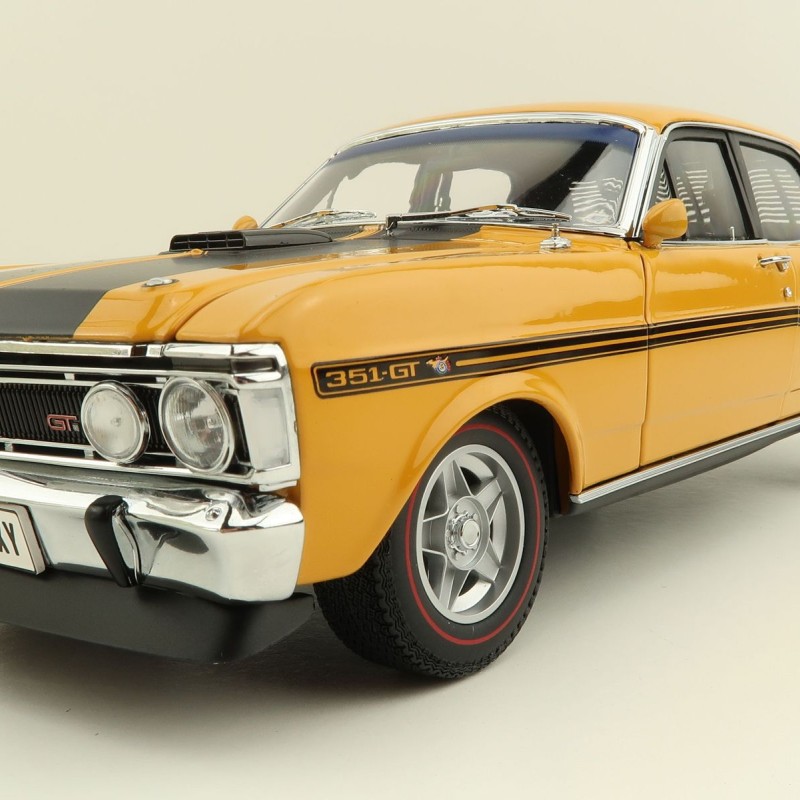 Classic Carlectables 18769 Ford XY Falcon Phase III GTHO Yellow Ochre - Scale 1:18