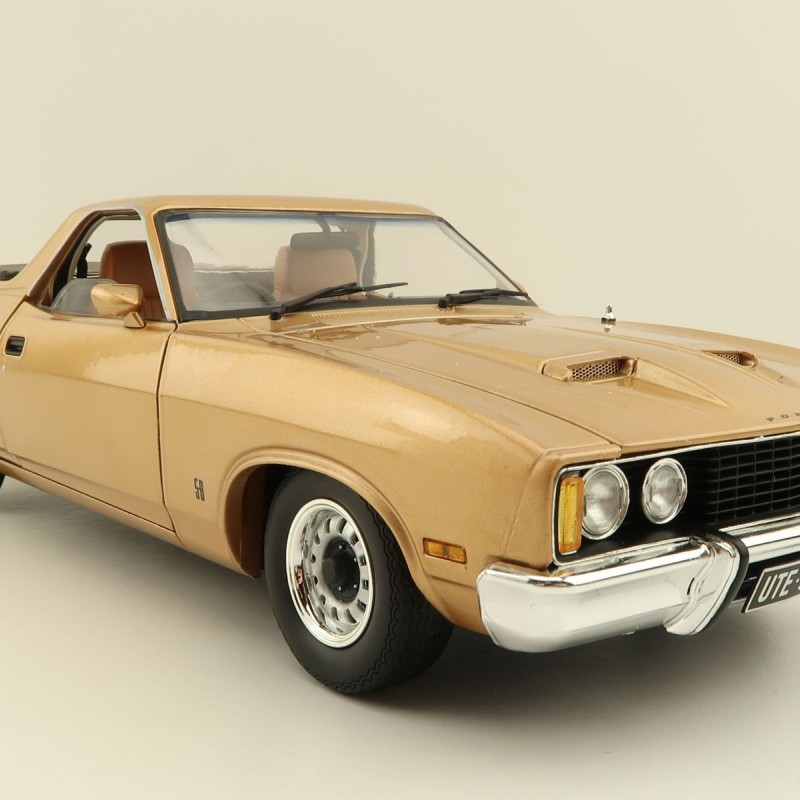 Classic Carlectables 18771 Ford XC Falcon Ute GS Desert Haze - Scale 1:18