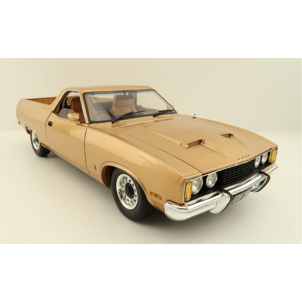 Classic Carlectables 18771 Ford XC Falcon Ute GS Desert Haze - Scale 1:18