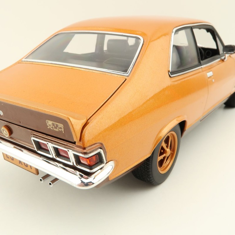 Classic Carlectables 18777 Holden Torana LJ GTR XU-1 - 50 th Anniversary - Scale 1:18