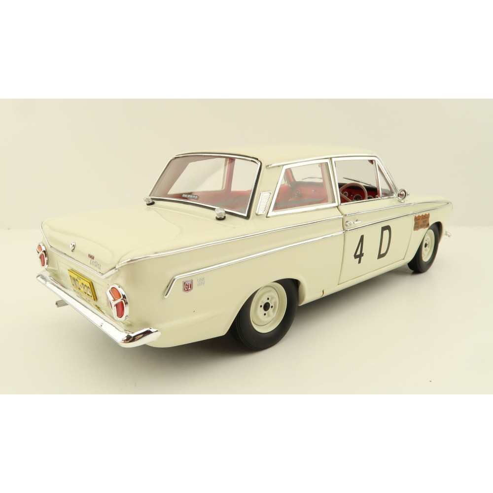 Classic Carlectables 18778 - Ford Cortina GT 500 1965 Bathurst Second Place McPhee / Mulholland - Scale 1:18