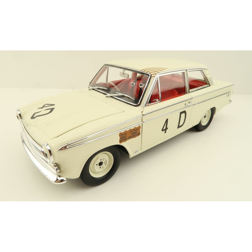 Classic Carlectables 18778 - Ford Cortina GT 500 1965 Bathurst Second Place McPhee / Mulholland - Scale 1:18