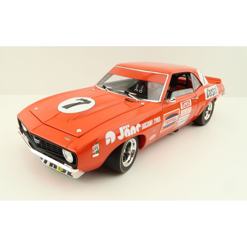 Classic Carlectables 18786 Chevrolet Camaro 1972 ATCC Round 1 Symmons Plains 2nd Place - Scale 1:18