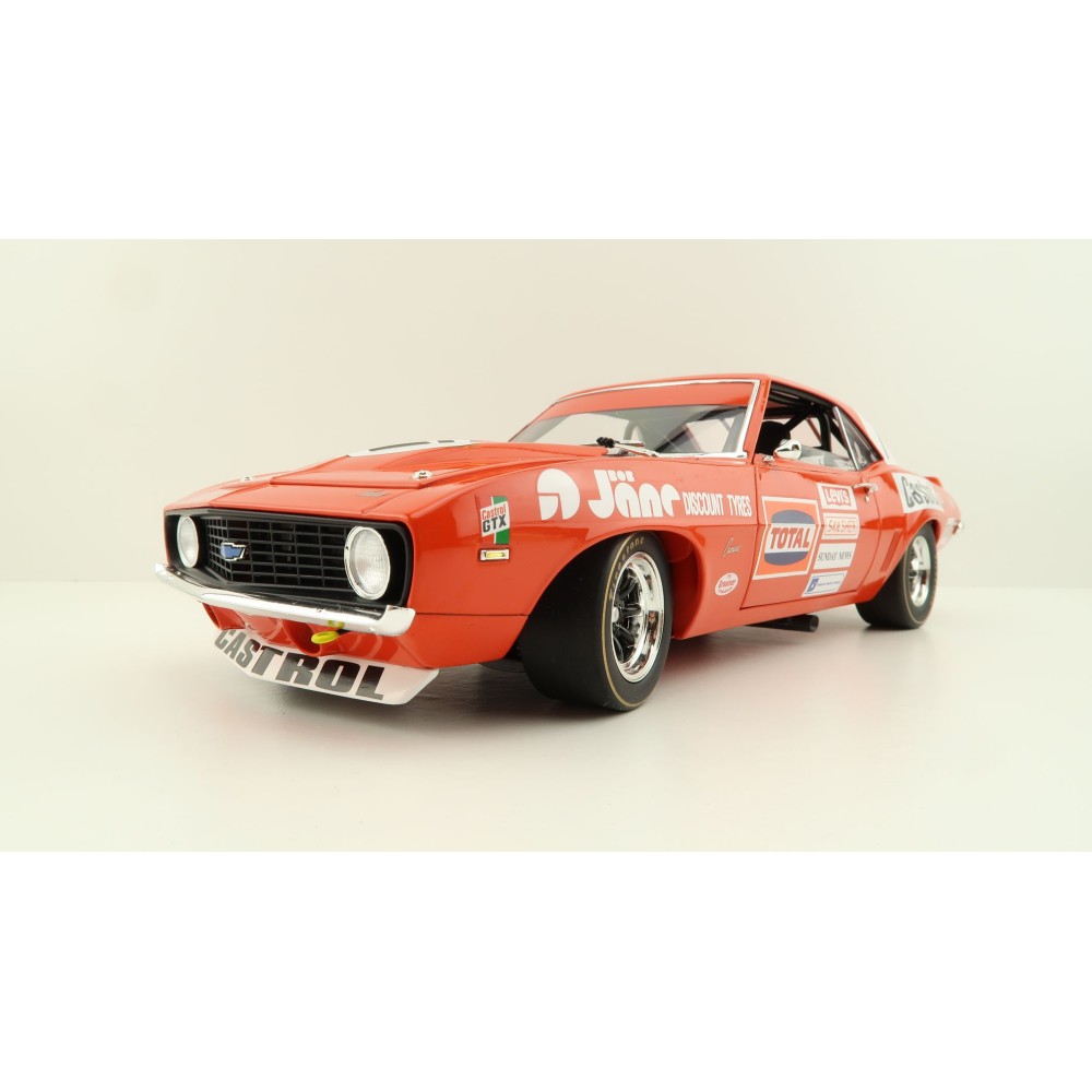 Classic Carlectables 18786 Chevrolet Camaro 1972 ATCC Round 1 Symmons Plains 2nd Place - Scale 1:18