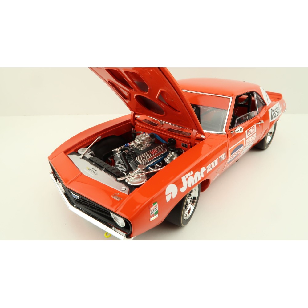 Classic Carlectables 18786 Chevrolet Camaro 1972 ATCC Round 1 Symmons Plains 2nd Place - Scale 1:18