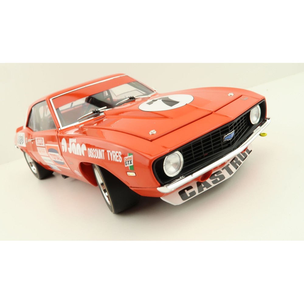 Classic Carlectables 18786 Chevrolet Camaro 1972 ATCC Round 1 Symmons Plains 2nd Place - Scale 1:18