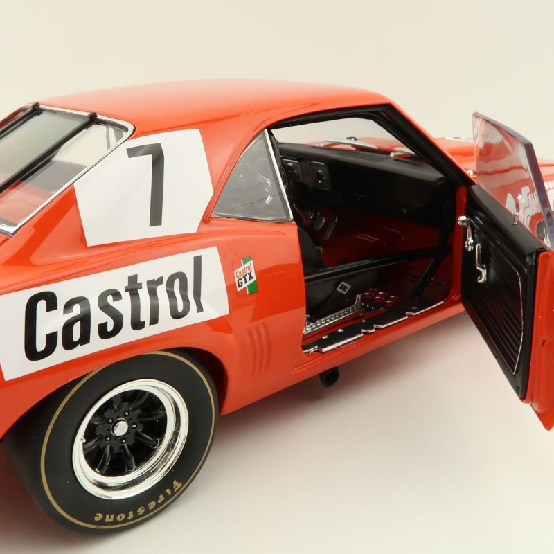 Classic Carlectables 18786 Chevrolet Camaro 1972 ATCC Round 1 Symmons Plains 2nd Place - Scale 1:18