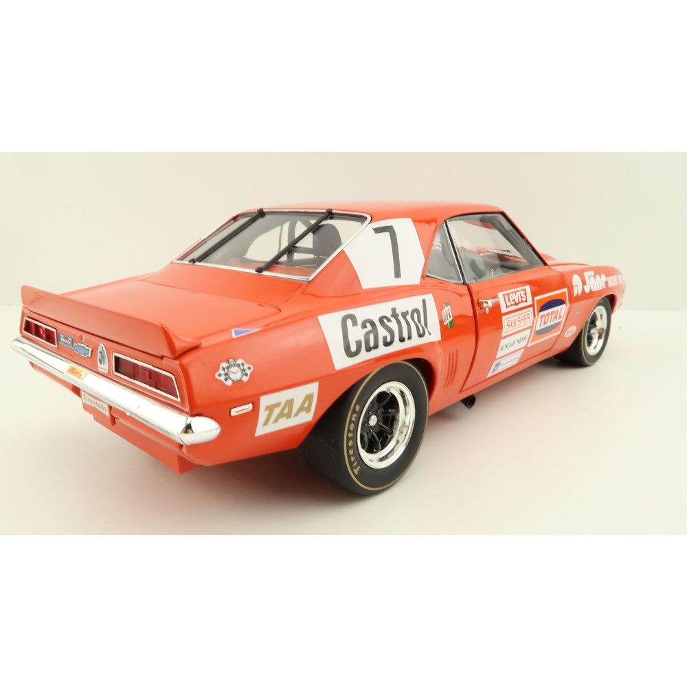 Classic Carlectables 18786 Chevrolet Camaro 1972 ATCC Round 1 Symmons Plains 2nd Place - Scale 1:18