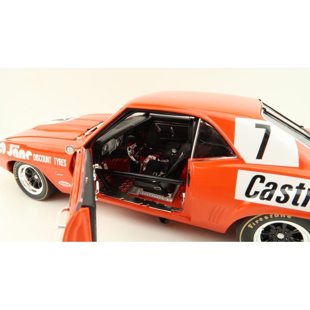 Classic Carlectables 18786 Chevrolet Camaro 1972 ATCC Round 1 Symmons Plains 2nd Place - Scale 1:18
