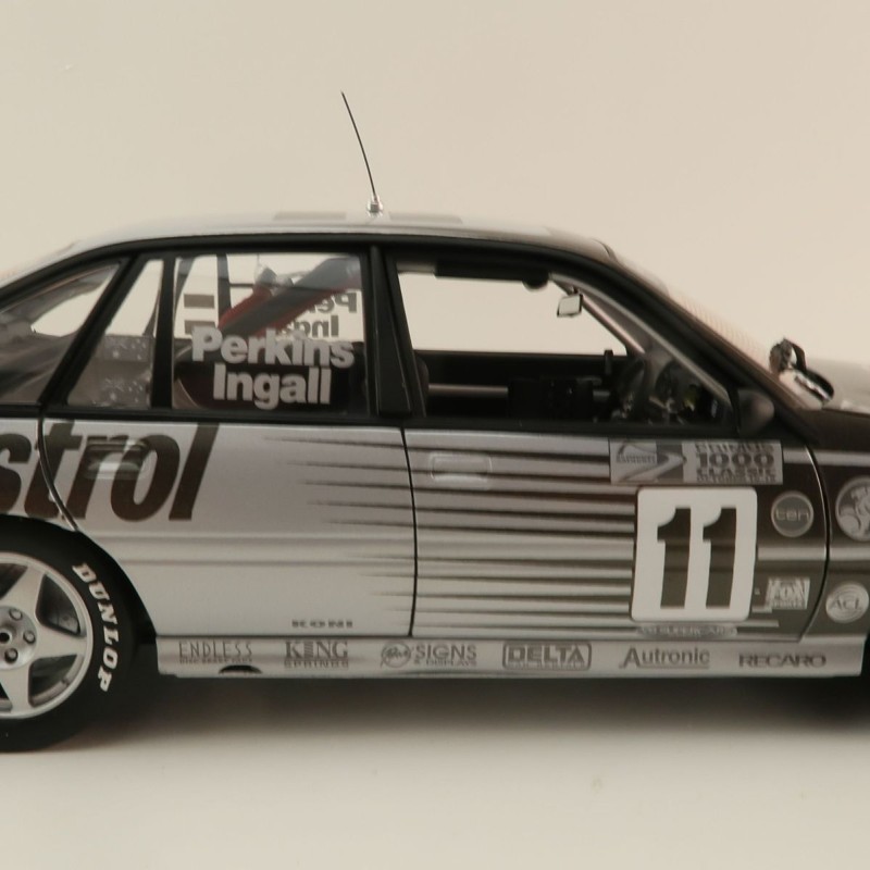 Classic Carlectables 18797 Holden VS Commodore 1997 Bathurst Winner 25th Anniversary Silver Livery - Scale 1:18