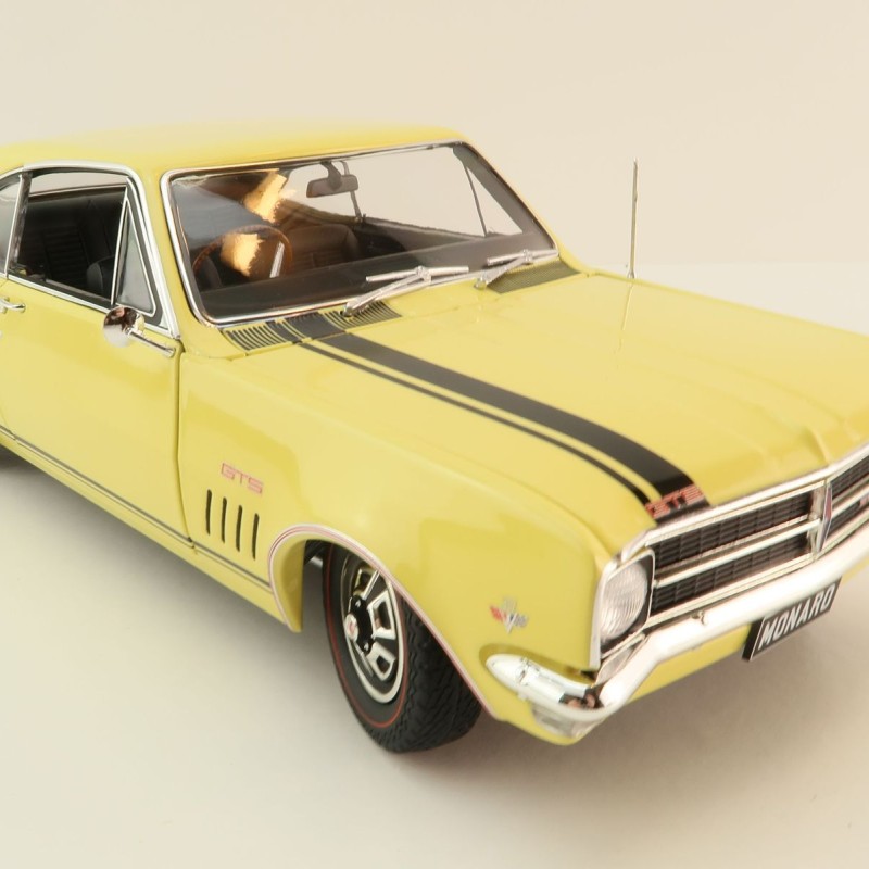 Classic Carlectables 18827 Holden HK GTS 327 Monaro 1968 Bathurst Winner Number 0007 - Scale 1:18