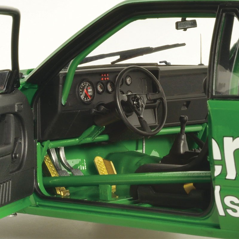 Classic Carlectables 18816 Ford Mustang GT 1985 Sandown 500 No 17 Johnson Perkins - Scale 1:18