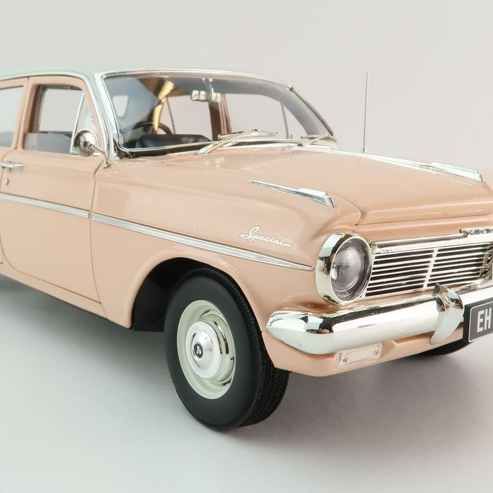 Classic Carlectables 18818 Holden EH S4 Special Quandong - Scale 1:18