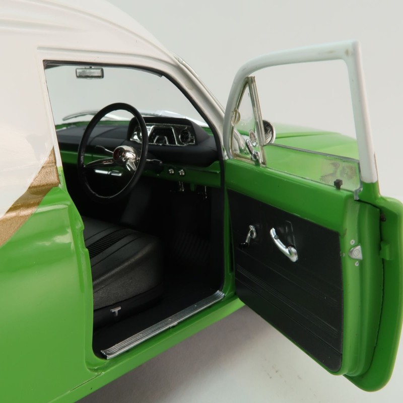 Classic Carlectables 18826 Holden EH Panel Van - Milo - Scale 1:18