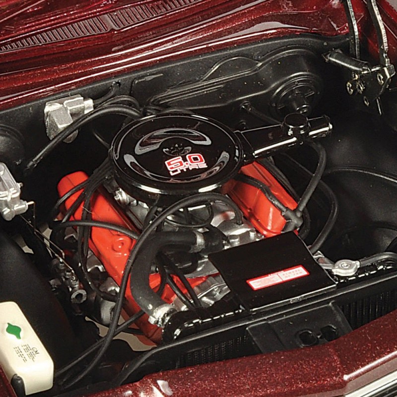 Classic Carlectables 18841 Holden HJ Monaro GTS Sedan Claret Metallic - Scale 1:18