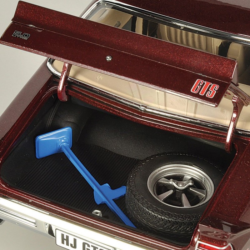 Classic Carlectables 18841 Holden HJ Monaro GTS Sedan Claret Metallic - Scale 1:18