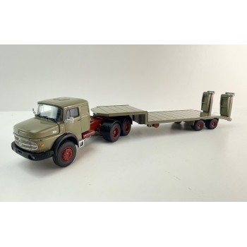 Conrad 1064/02 Mercedes-Benz LAS 2624 6x4 Prime Mover + 2 axle GOLDHOFER Lowloader Trailer - Scale 1:50
