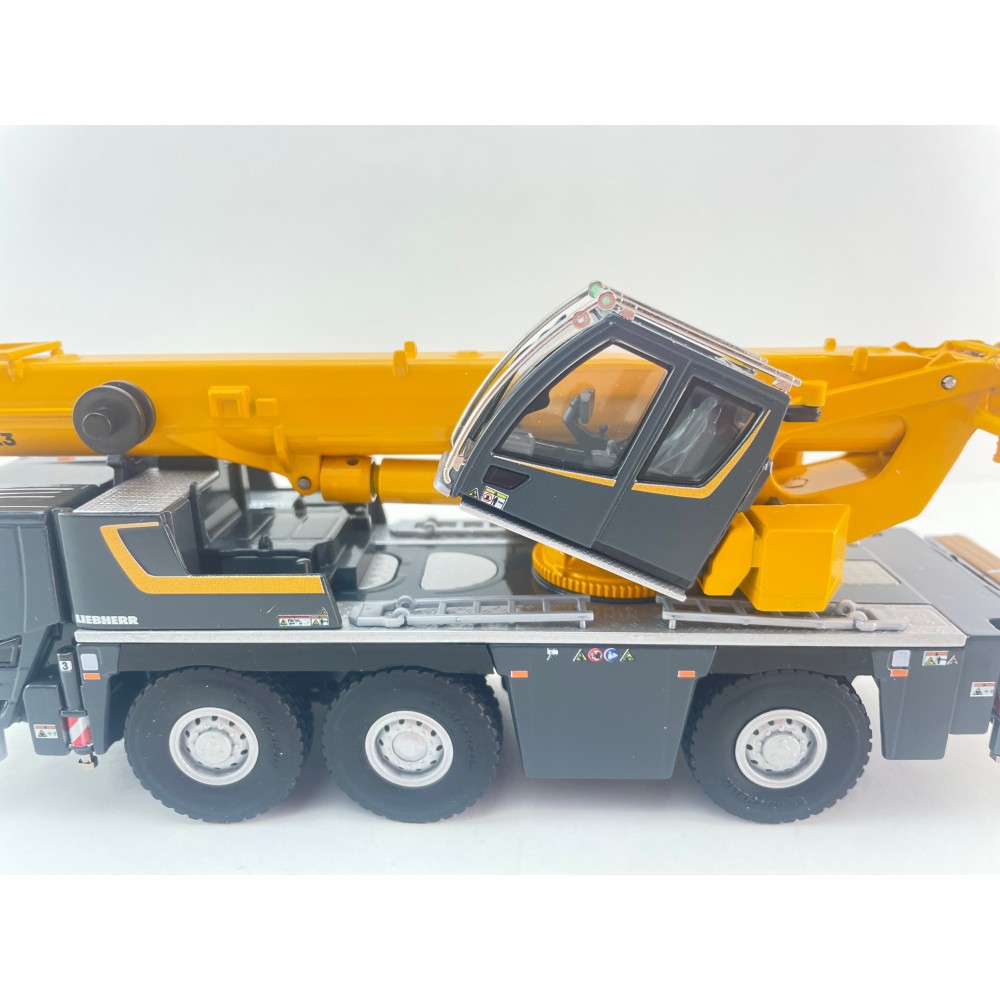 Conrad 2127/0 LIEBHERR LTM 1055-3.3 3-axle All-Terrain Mobile Crane New Bauma 2025 - Scale 1:50