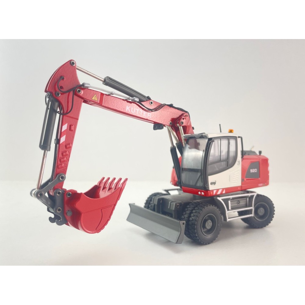 Conrad 2216/01 - Liebherr A 920 IV Mobile Wheeled Excavator KUTTER - Scale 1:50