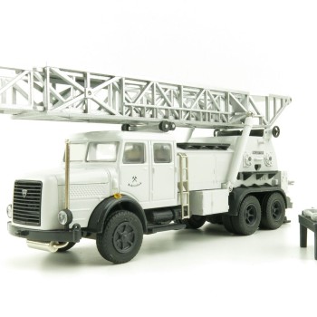 Conrad 1042/0 - Faun Bonneted 3 axle Truck With SMC Drill - Scale 1:50