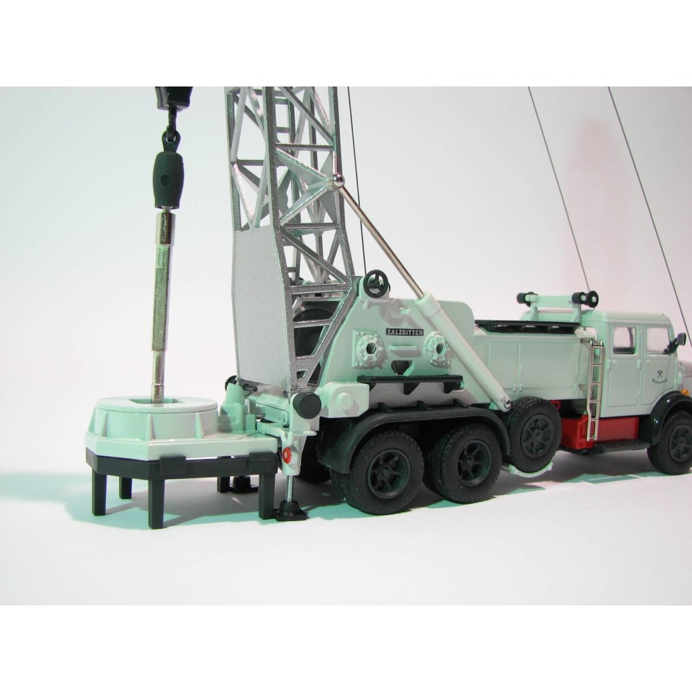 Conrad 1042/0 - Faun Bonneted 3 axle Truck With SMC Drill - Scale 1:50