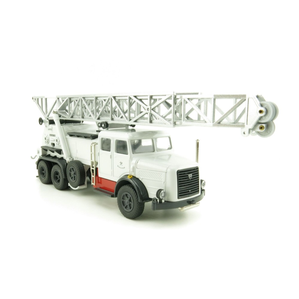 Conrad 1042/0 - Faun Bonneted 3 axle Truck With SMC Drill - Scale 1:50