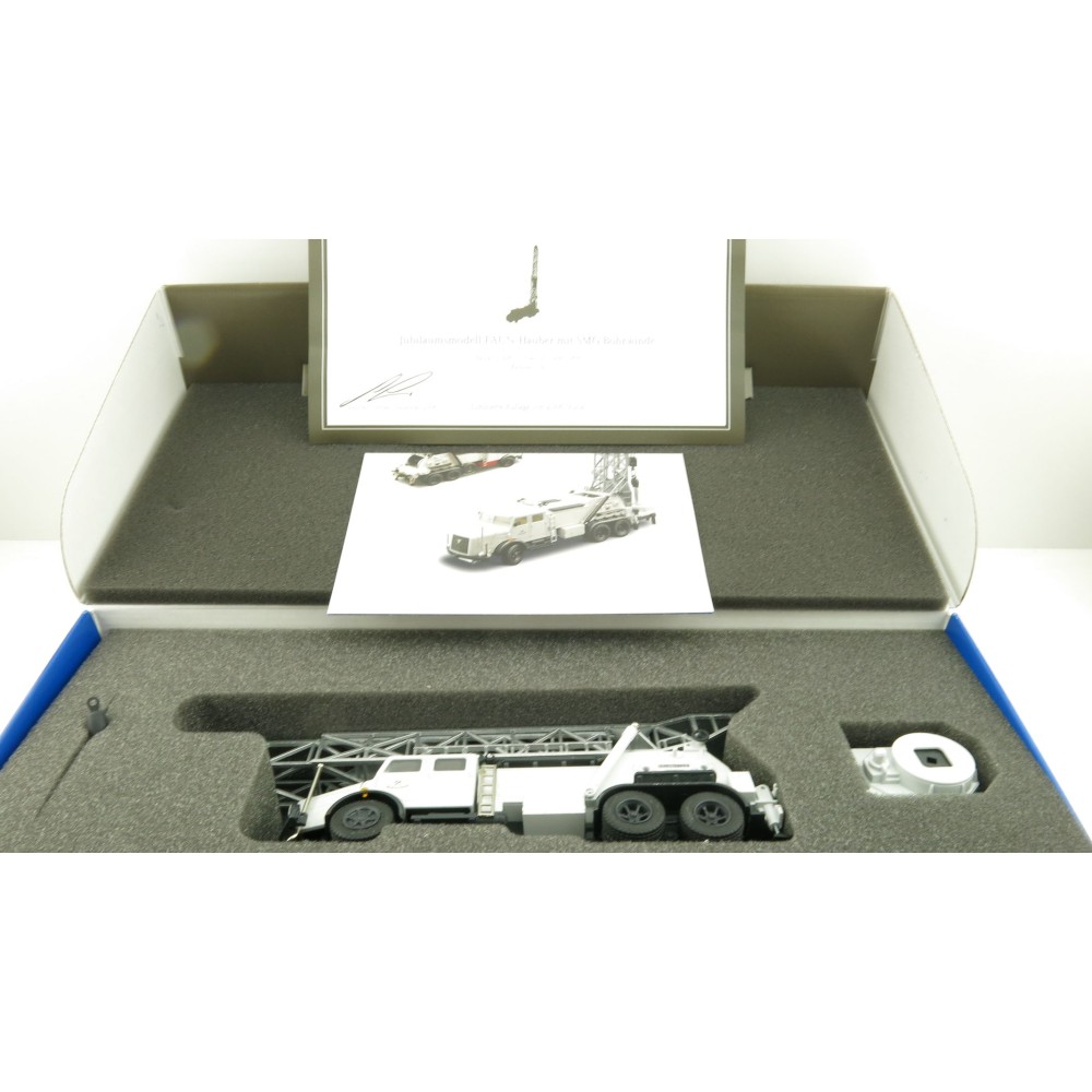 Conrad 1042/0 - Faun Bonneted 3 axle Truck With SMC Drill - Scale 1:50