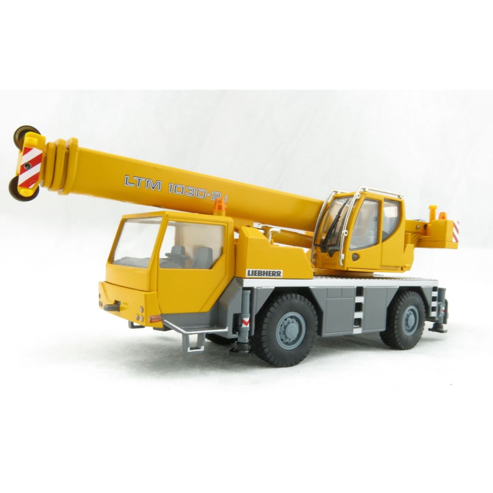 Conrad 2105/06 Liebherr LTM1030-2.1 Mobile Crane Scale 1:50