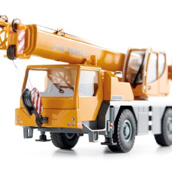 Conrad 2105/06 Liebherr LTM1030-2.1 Mobile Crane Scale 1:50