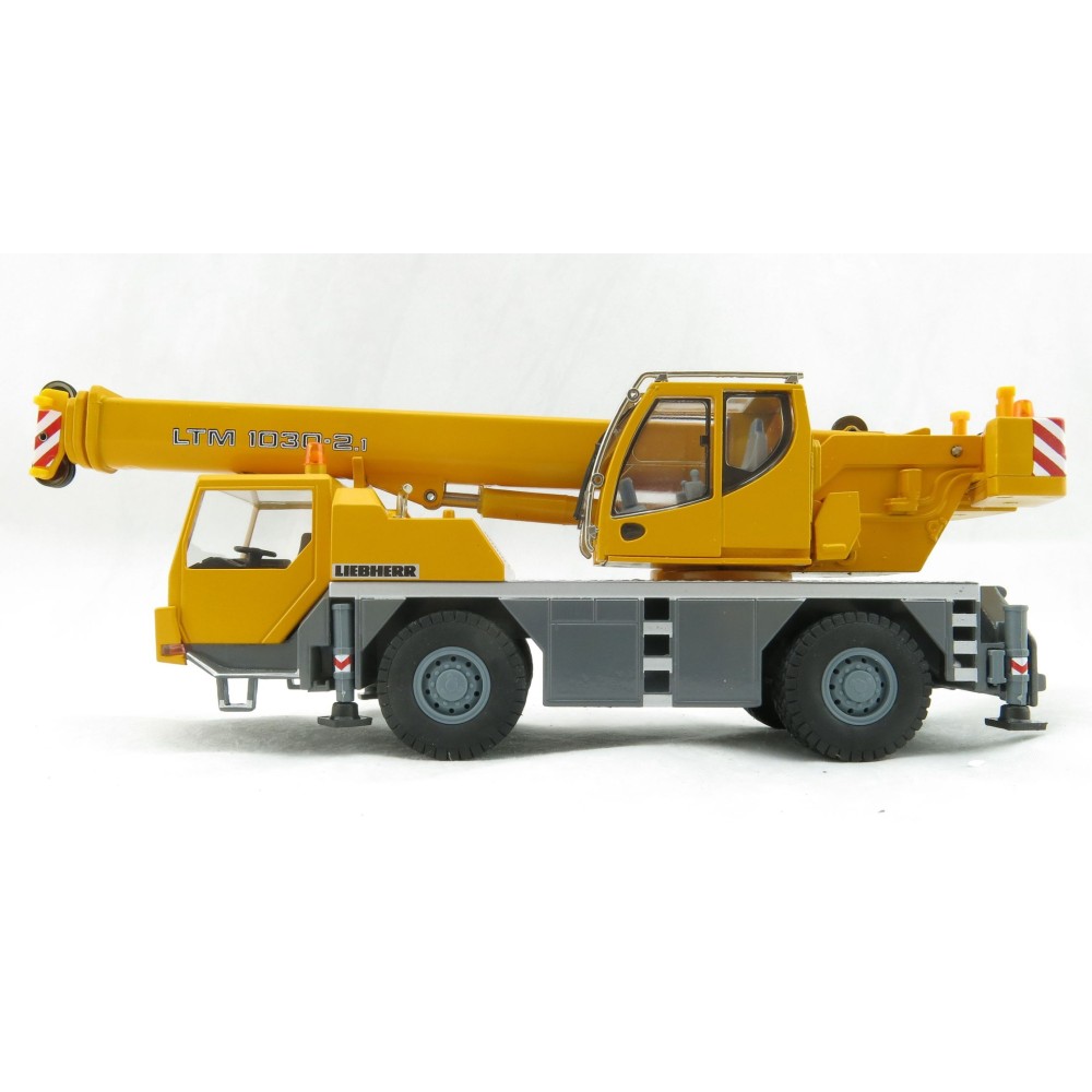 Conrad 2105/06 Liebherr LTM1030-2.1 Mobile Crane Scale 1:50